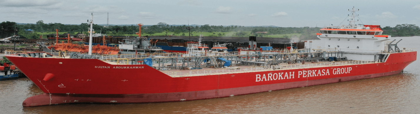 Red tanker vessel Sultan Abdurrahman at sea